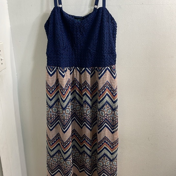 Long Dress - Picture 2 of 2